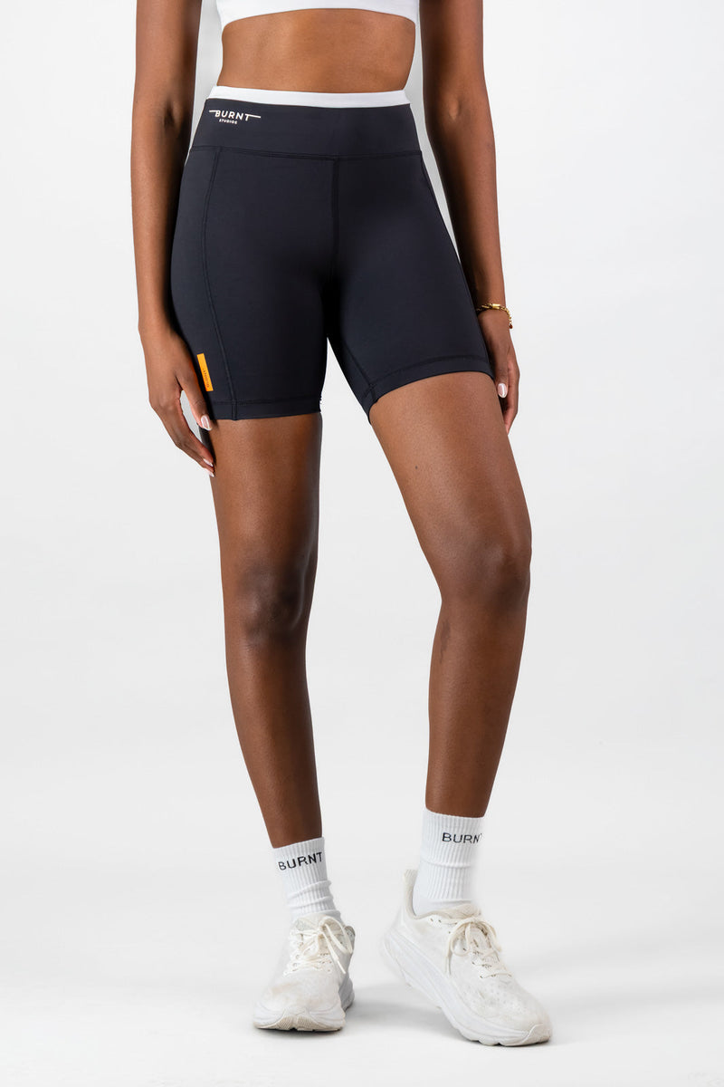 Soleil Short - Black & White